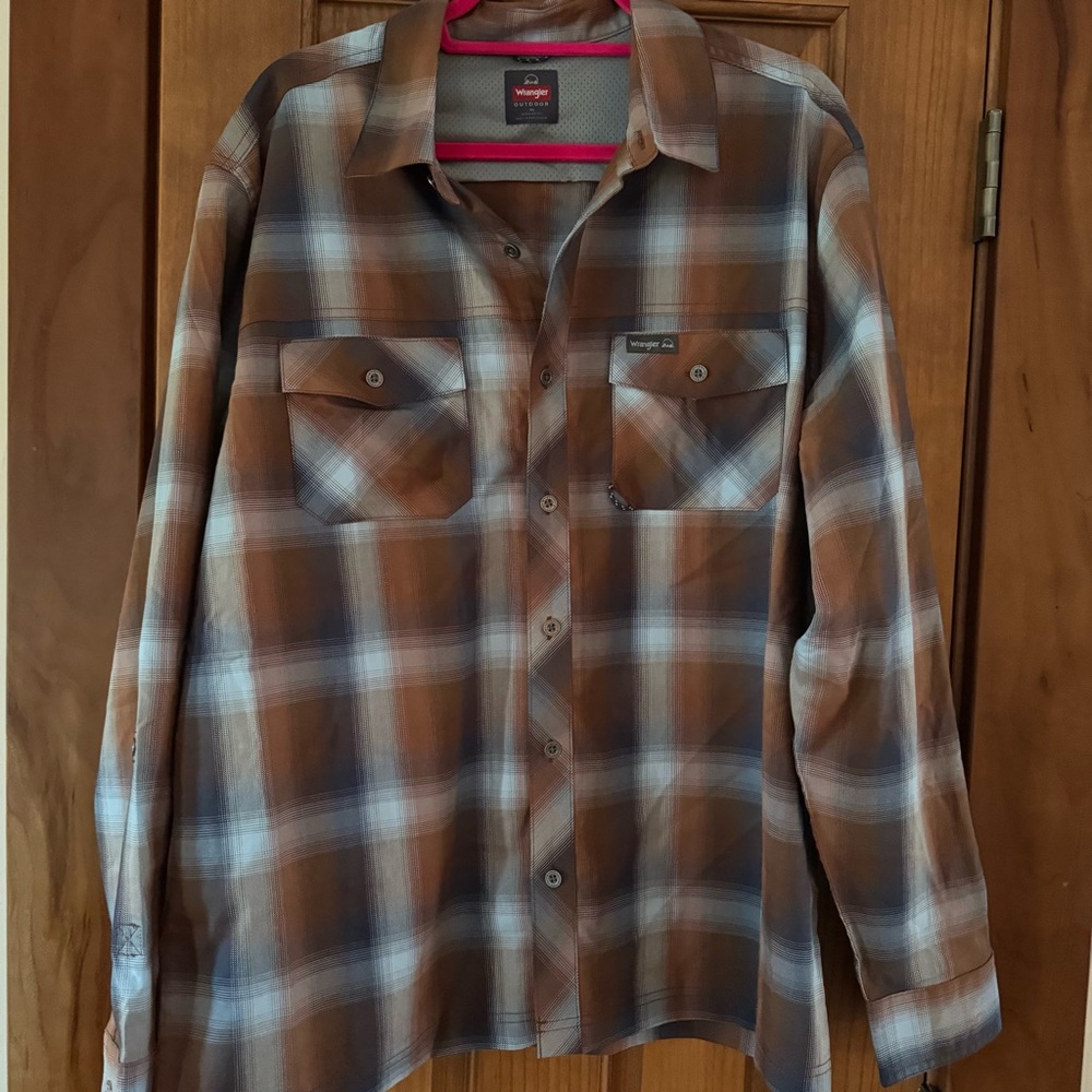 Wrangler Outdoor Button Up Shirt Mens XL Blue Rust Orange Plaid Rolled Sleeve